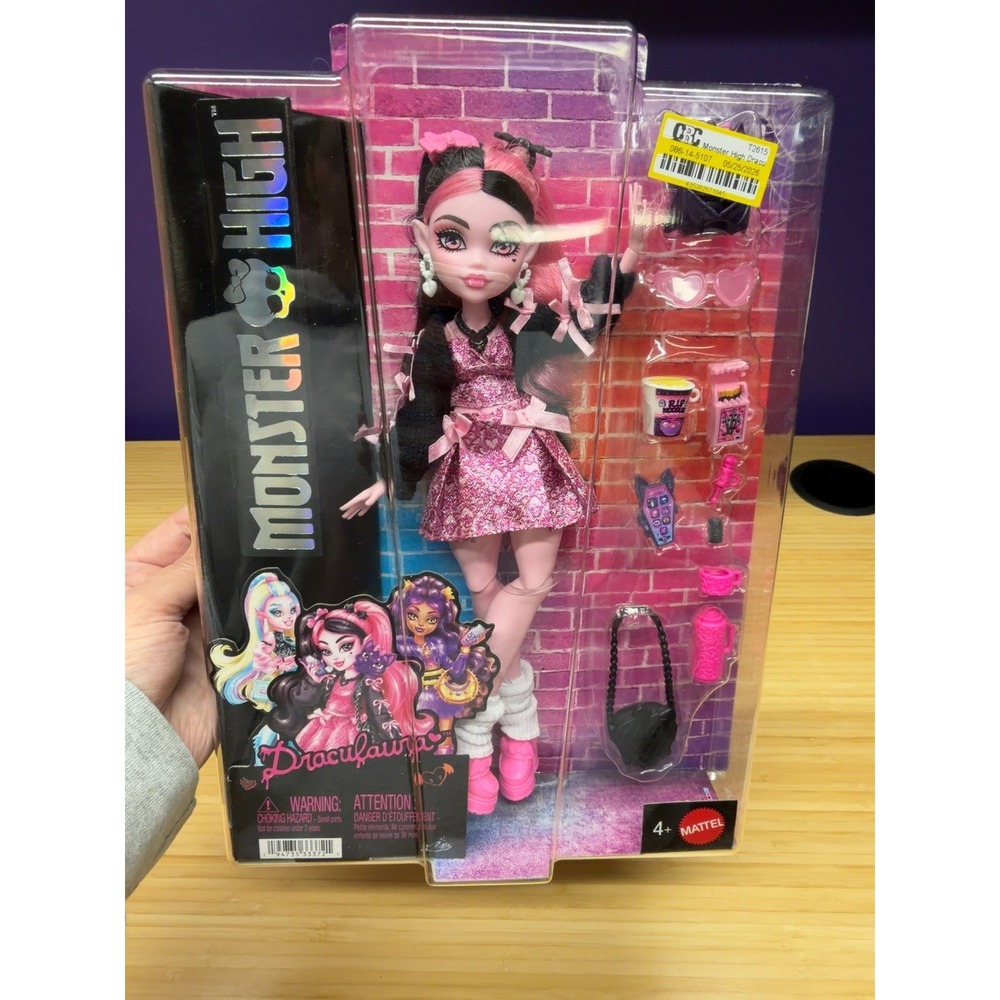Monster High Draculaura Doll Count Fabulous Pet Accessories Mattel New in Box